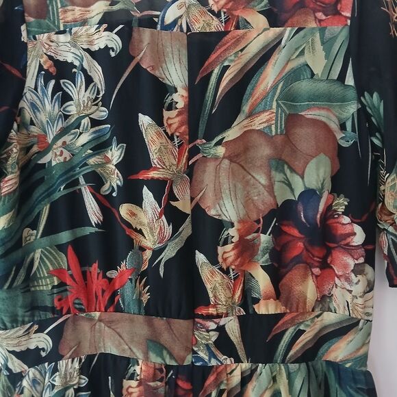 Black Red Green and Jungle Colorful Print NWT Floral Dress with Ruffles-M/L - Picture 9 of 10